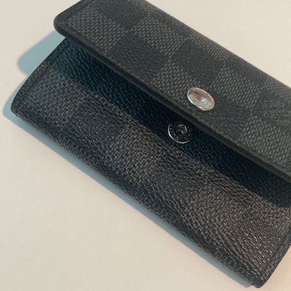 Louis Vuitton 6 key Holder - Picture 6 of 8